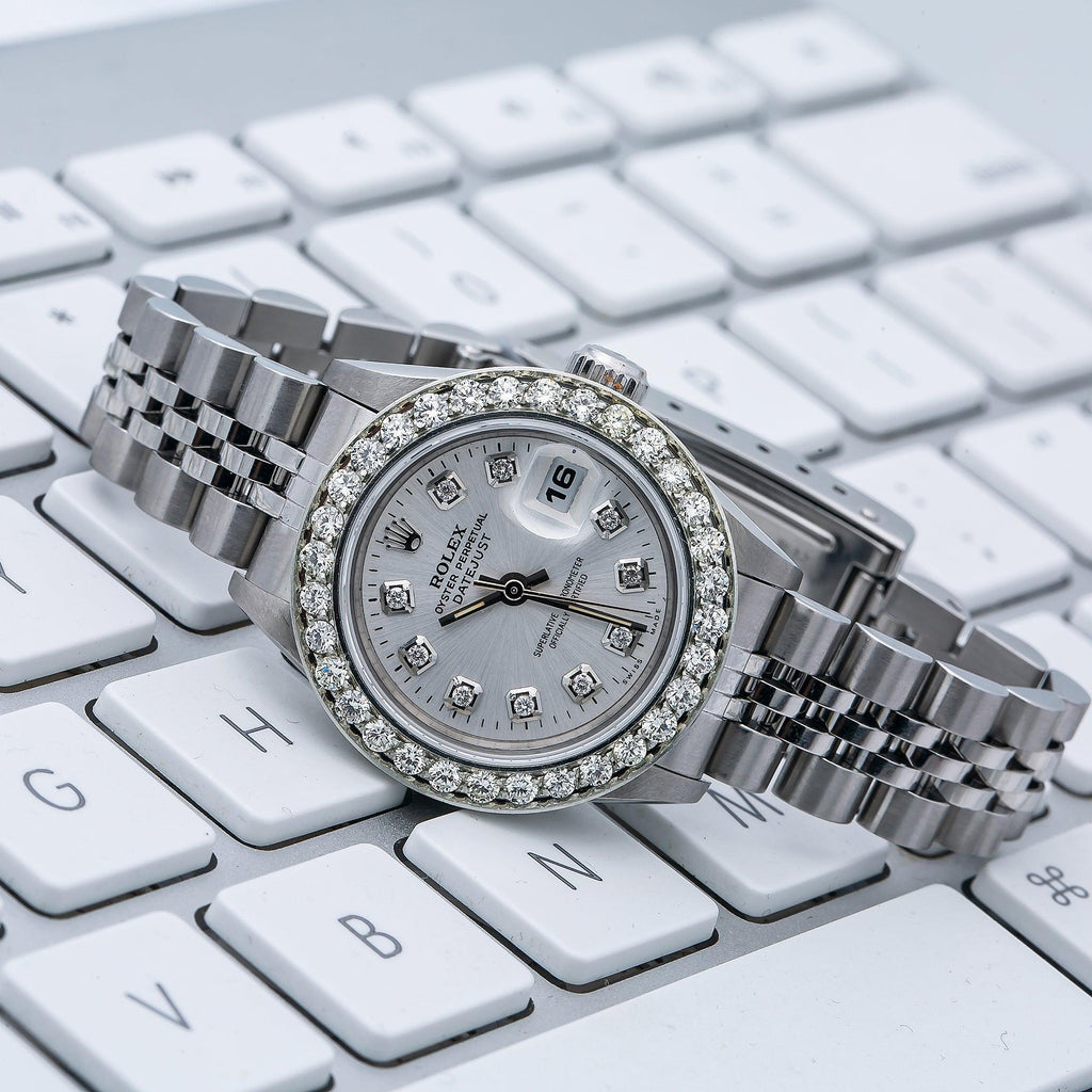 Pre-Owned Rolex Datejust 26MM 6917 Silver Diamond Dial Diamond Bezel Stainless Steel Jubilee Bracelet 0.9ct