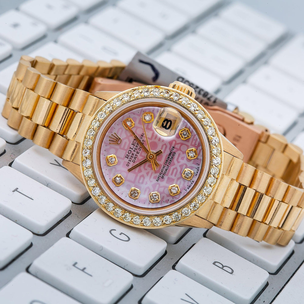 Pre-Owned Rolex Datejust 26MM 6917 Pink Pattern Diamond Dial Diamond Bezel 18K Yellow Gold President Bracelet