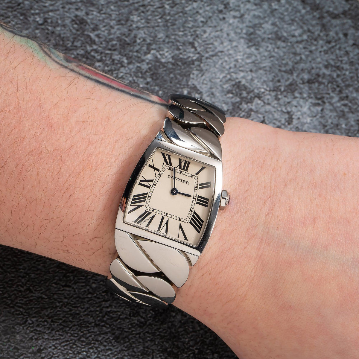 Pre-Owned Cartier Cartier La Dona 28MM W6600221 / 2835 Silver Roman Dial Stainless Steel Bracelet