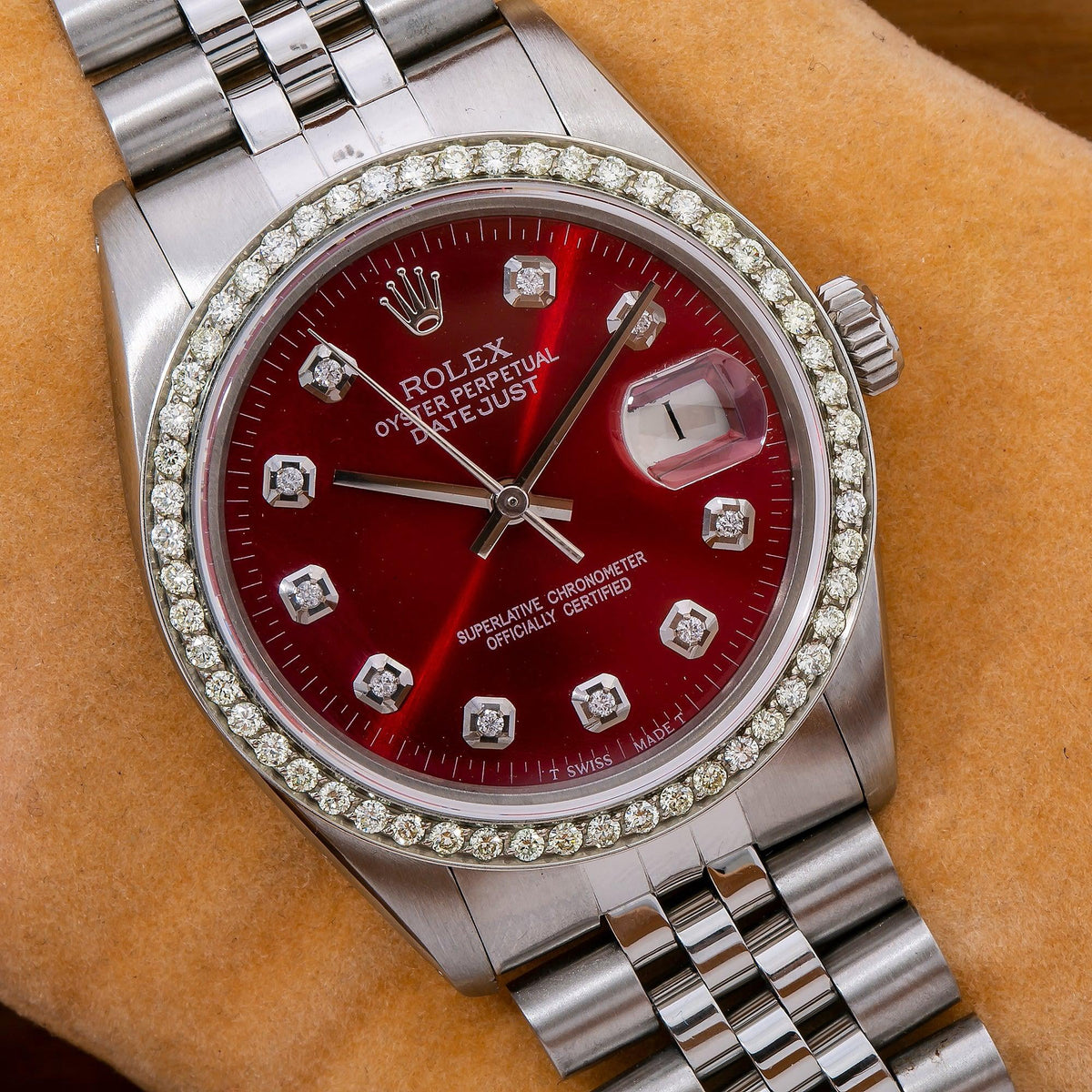 Pre-Owned Rolex Datejust 36MM 16014 Red Diamond Dial Diamond Bezel Stainless Steel Jubilee Bracelet 1.2ct