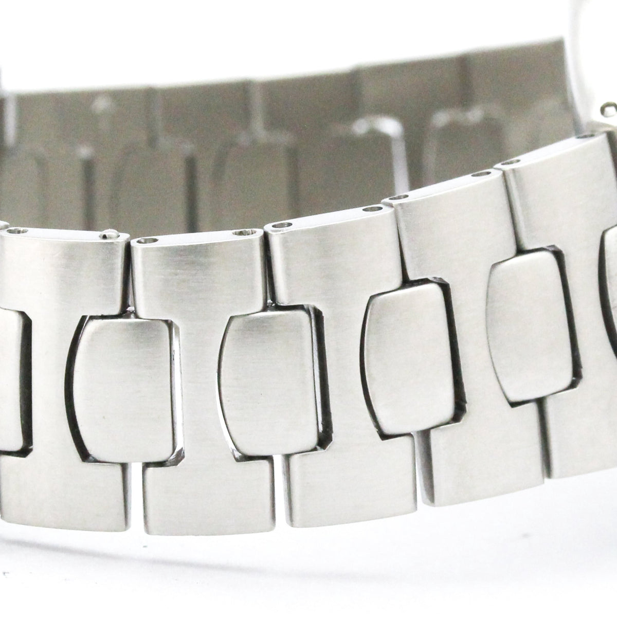 Pre-Owned OMEGA Seamaster Professional 200M Quartz Mens Watch 2850.50 Polished