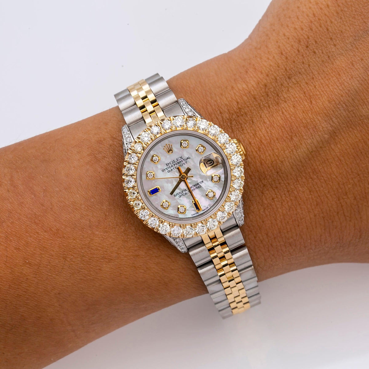 Pre-Owned Rolex Datejust 26MM 69173 Mother of Pearl Diamond Dial Diamond Bezel Two Tone Yellow Gold Jubilee Bracelet 2.75ct