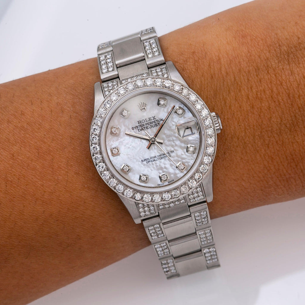 Pre-Owned Rolex Datejust 31MM 78240 White Mother of Pearl Diamond Dial Diamond Bezel Stainless Steel Semi Diamond Oyster Bracelet 4.75ct