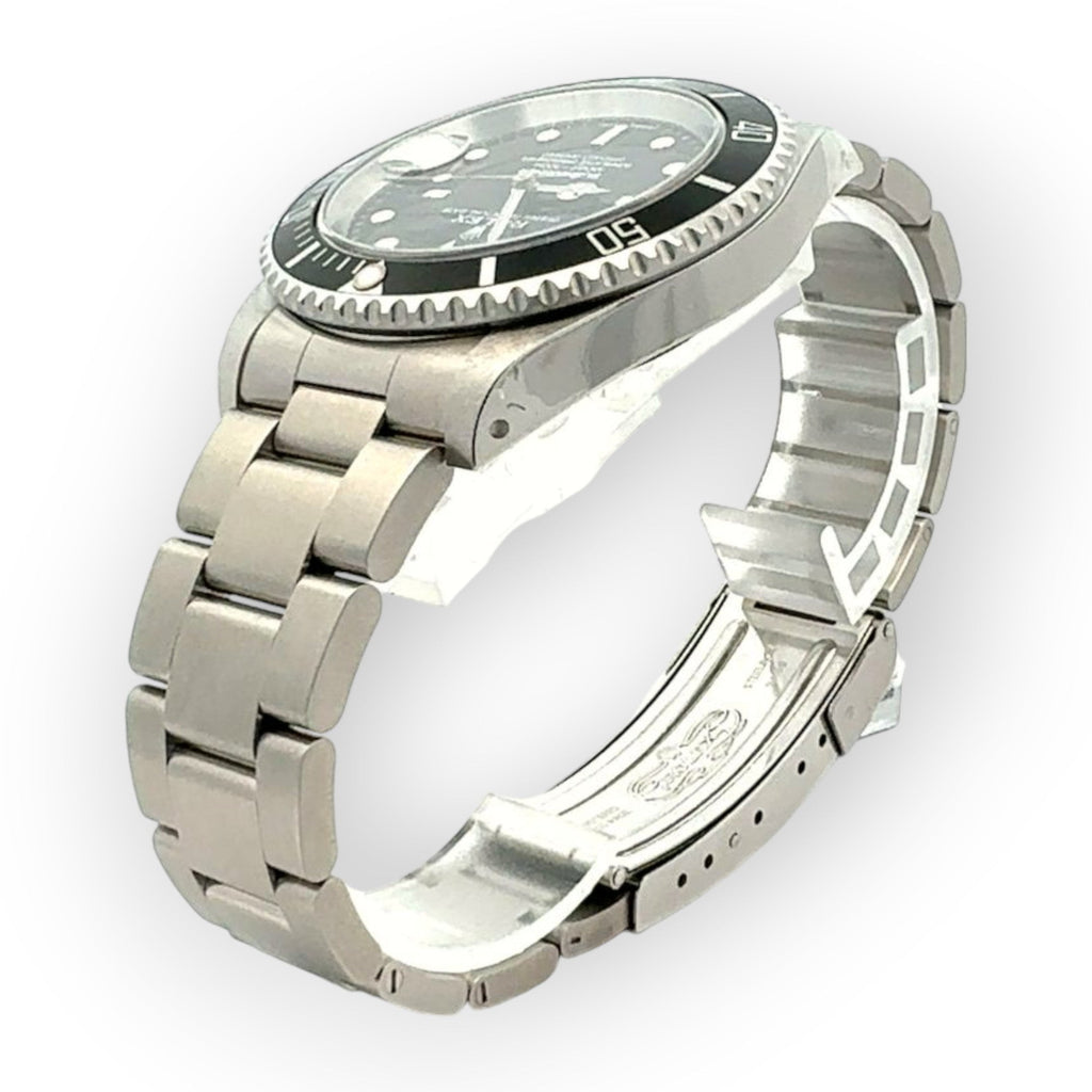 Pre-Owned Rolex Submariner Date 16610 Black Dial With Stainless Steel Bracelet