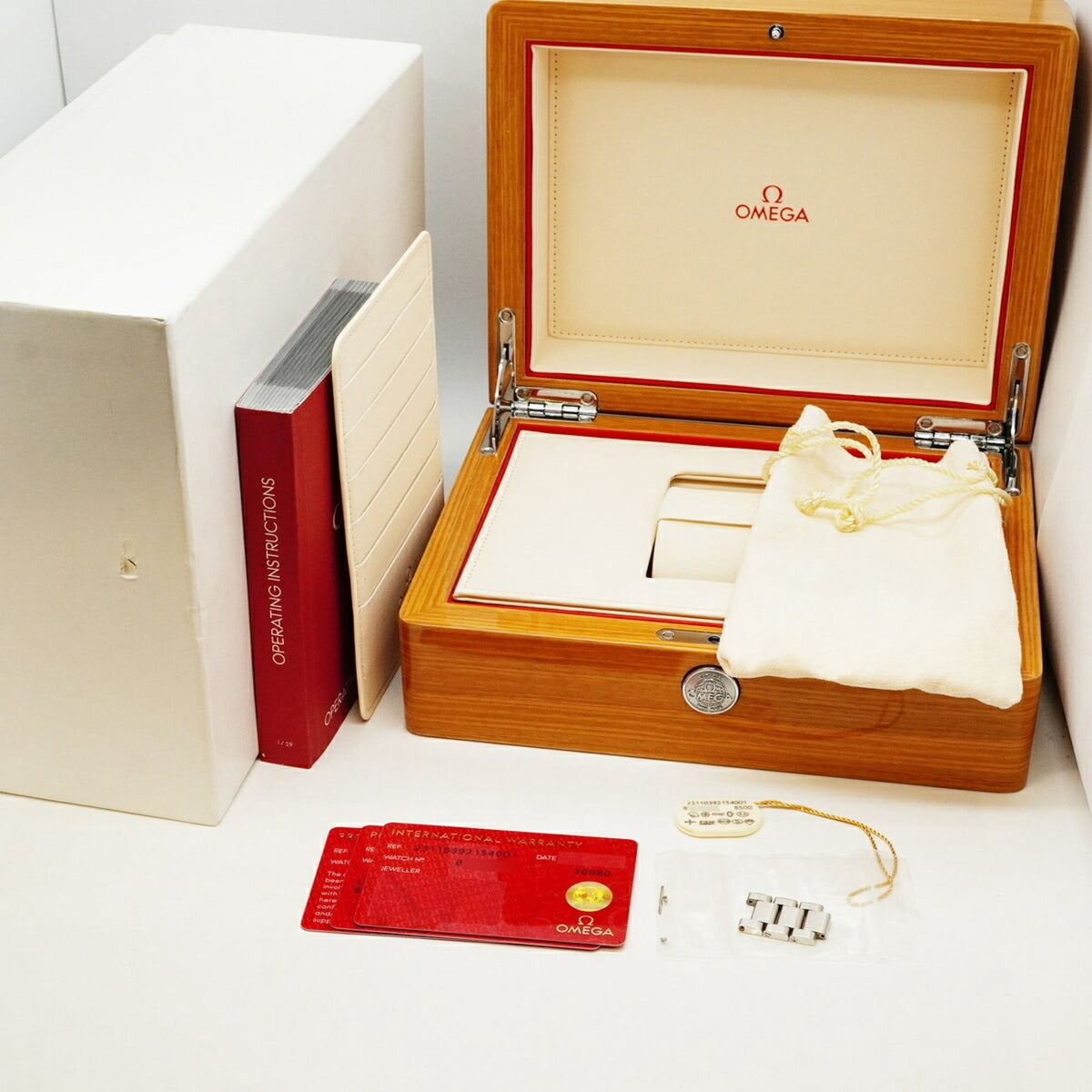 Pre-Owned Omega Seamaster Aqua Terra 11-Diamond Watch 231.10.39.21.54.001 White Dial Men's