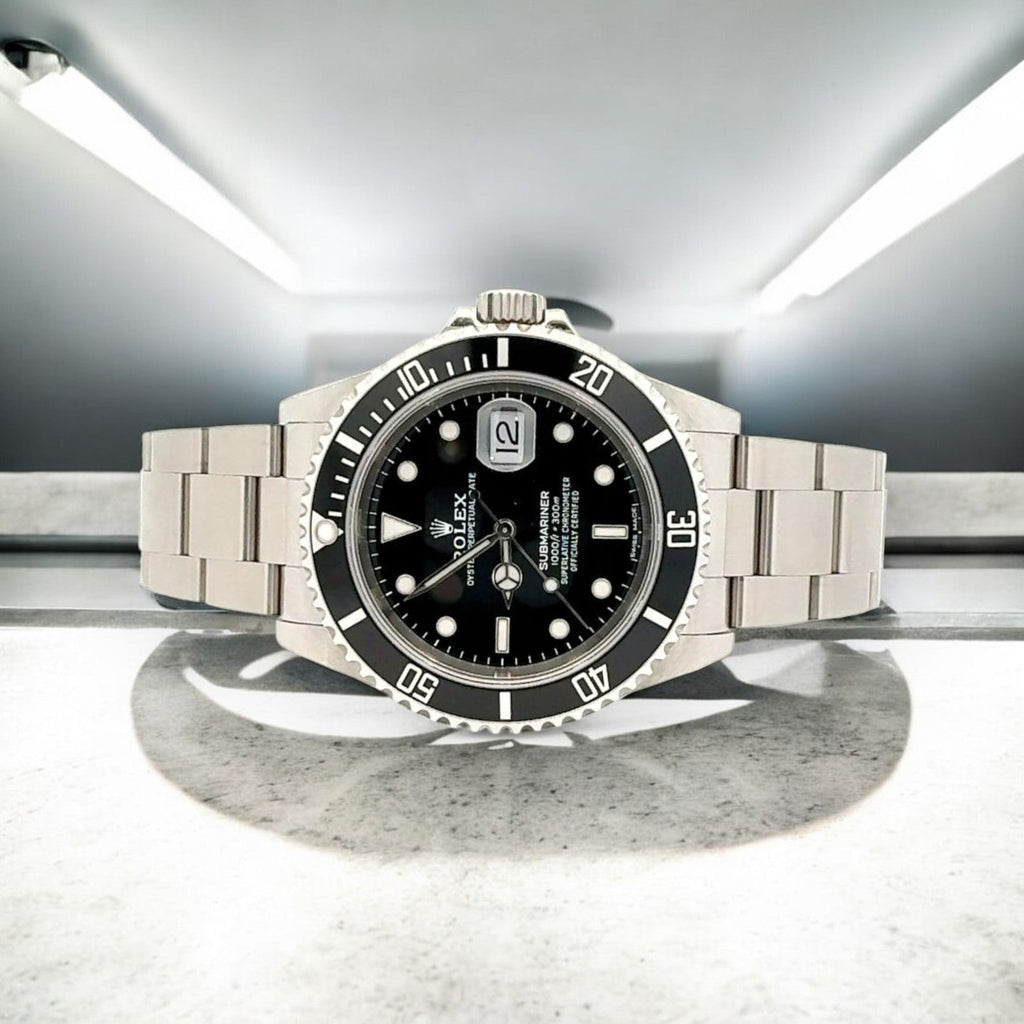 Pre-Owned Rolex Submariner Date 16610 Black Dial With Stainless Steel Bracelet