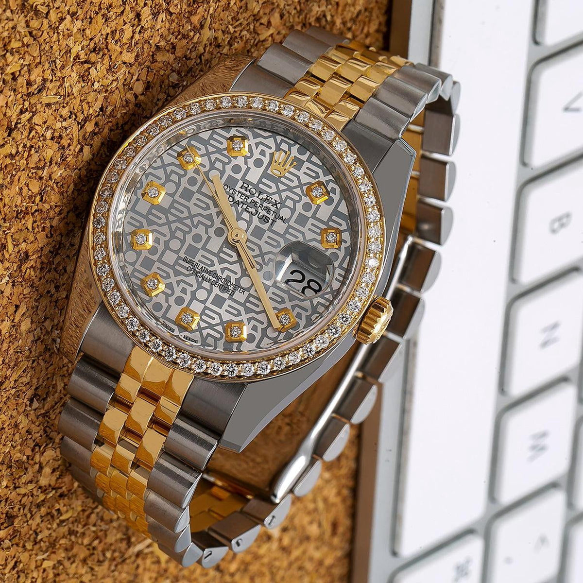 Pre-Owned Rolex Datejust 36MM 116233 Silver Pattern Diamond Dial Diamond Bezel Two Tone Yellow Gold Jubilee Bracelet 1.2ct