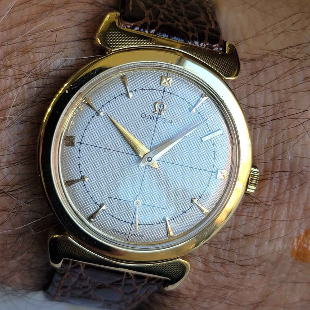 Pre-Owned Omega Ref 2505 Jumbo 35mm x 43mm 18k Solid Gold Mens 1950s Manual Wind RA694