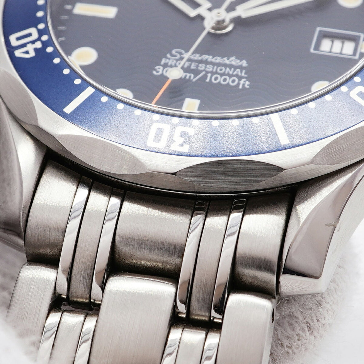 Pre-Owned Omega Seamaster Professional 2561.80 Navy Dial Men's Watch