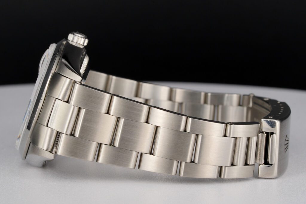 Pre-Owned Mens Rolex Stainless Steel Date Watch Black Dial 15200