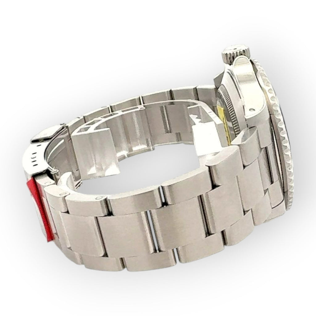 Pre-Owned Rolex Submariner Date 16610 Black Dial With Stainless Steel Bracelet