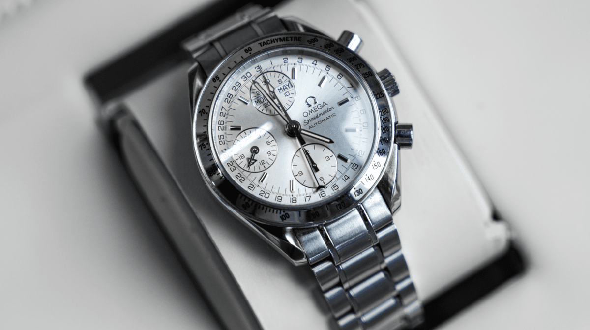 Pre-Owned Omega Speedmaster 3523.30.00 â€“ 39mm Silver Dial with Stainless Steel Bracelet